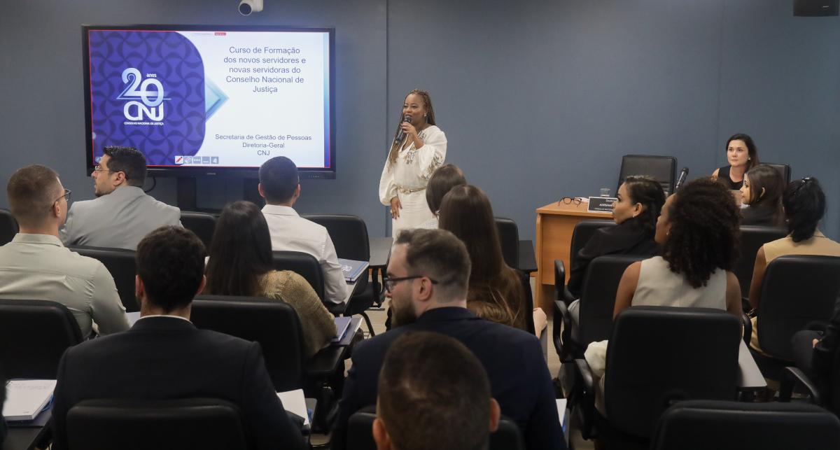 Read more about the article História e políticas judiciárias são destaques em curso de formação para novos servidores