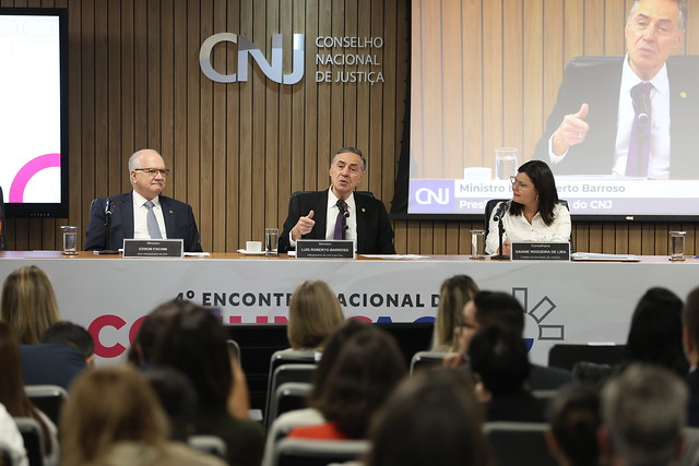 Read more about the article Encontro de Comunicação do Judiciário: “É preciso fazer com que mentir volte a ser errado”, diz Barroso
