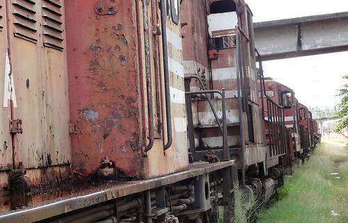 Você está visualizando atualmente Corregedoria firma acordo para remover locomotivas e vagões sucateados