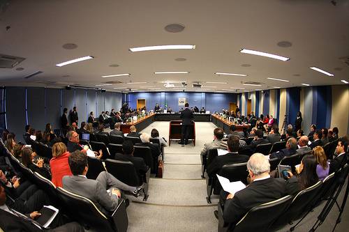 Você está visualizando atualmente Tribunais devem impedir aumento de adicional de férias pago a magistrados