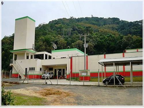 Você está visualizando atualmente Em SC, unidade nova já está superlotada e insalubre