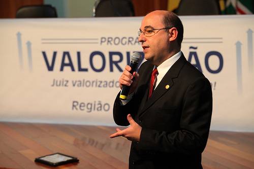Você está visualizando atualmente Magistrados discutem como melhorar a imagem do Judiciário