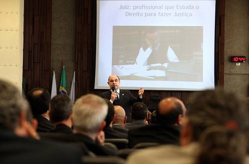 Você está visualizando atualmente CNJ defende valorização de juízes