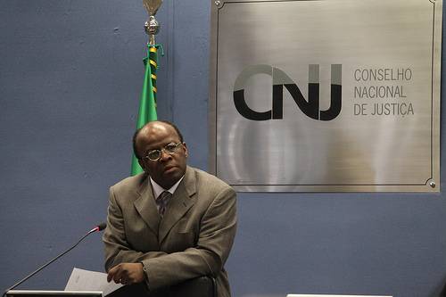 Você está visualizando atualmente Joaquim Barbosa assume presidência do CNJ em 22 de novembro
