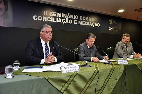 Read more about the article Conselheiro defende novos métodos de solução de conflitos
