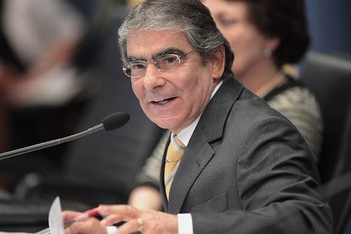 “Estou virando uma página”, afirma ministro Ayres Britto