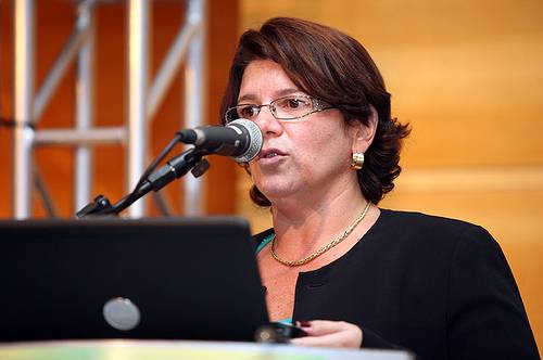 Você está visualizando atualmente Ex-conselheira do CNJ lança livro com base em experiência como magistrada