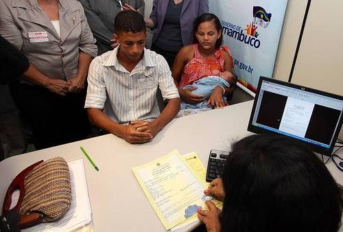 Você está visualizando atualmente Emissão de certidões em maternidade contribui para queda do registro tardio