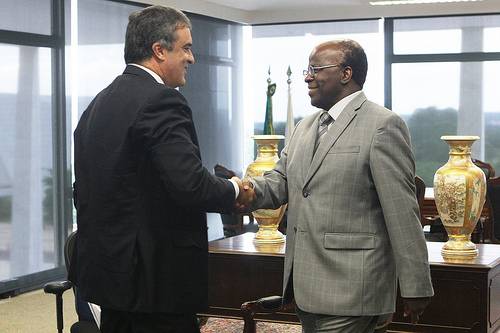 Você está visualizando atualmente Presidente do CNJ e ministro da Justiça discutem melhoria do sistema carcerário