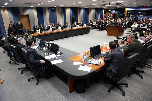 Você está visualizando atualmente Decisão que declarou ilegal quórum mínimo para provimento do quinto vale para Cortes Superiores