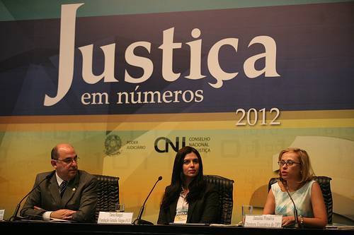 You are currently viewing Tribunais têm até dia 15 para revisar dados do Justiça em Números