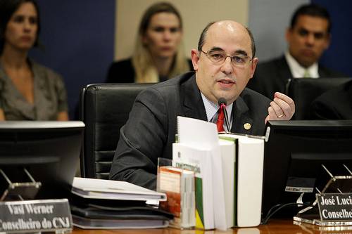 Você está visualizando atualmente CNJ determina aposentadoria compulsória de juiz do TJMA