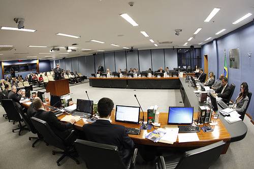 Read more about the article Ratificada liminar que mantém na Caixa Econômica Federal depósitos judiciais do TJPR