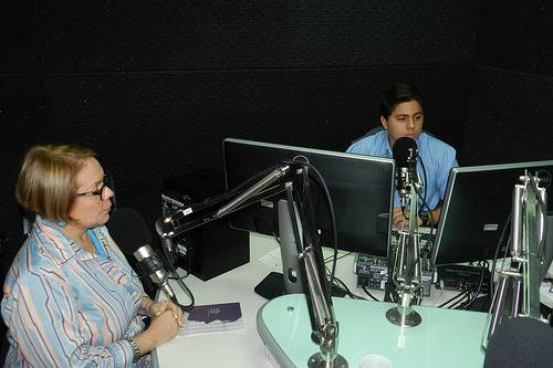 Você está visualizando atualmente Rádio promove interação entre detentos e familiares no Ceará