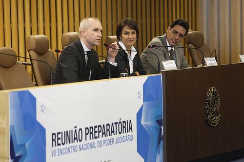 Read more about the article Aumento da produtividade deve continuar como prioridade do Judiciário em 2014