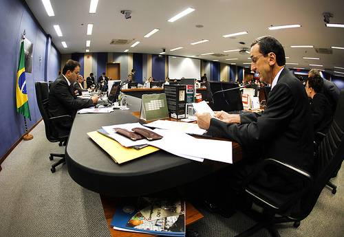 Você está visualizando atualmente CNJ afasta ex-presidente do TJPR para investigar sua conduta