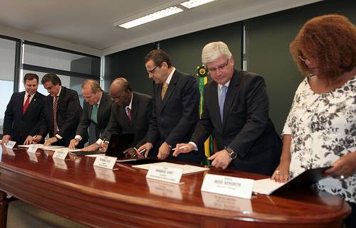 Você está visualizando atualmente Instituições assinam pacto para melhorias no sistema prisional