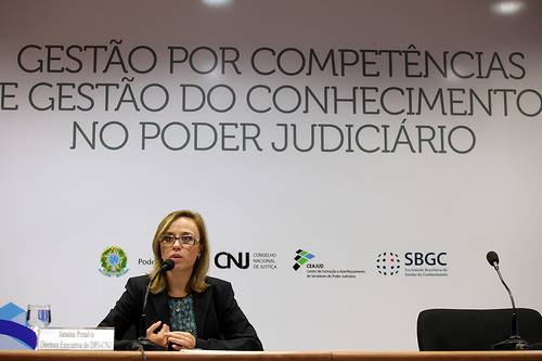 Você está visualizando atualmente Não se faz gestão judiciária sem produção de conhecimento, destaca diretora do DPJ