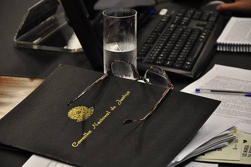 Leia mais sobre o artigo CNJ suspende investigação contra juiz da Vara de Execuções Penais do DF e apura atos do TJDFT