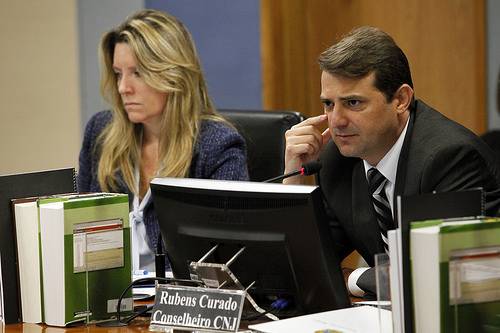 Read more about the article CNJ determina mudanças em regras para retirada de autos em cartórios judiciais de Pernambuco