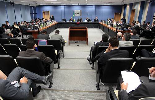 Read more about the article Antecipada para esta segunda-feira, plenária do CNJ tem 99 itens em pauta