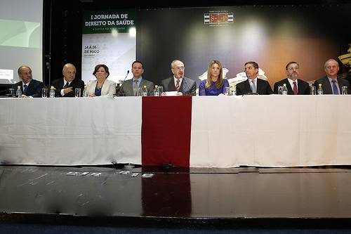 Você está visualizando atualmente Jornada aprova 45 enunciados para auxiliar em decisões da Justiça na área da saúde