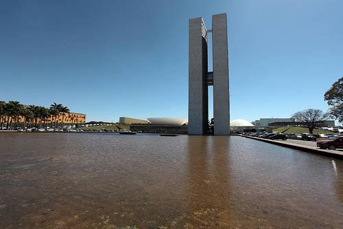 Você está visualizando atualmente Nota sobre a Proposta de Emenda à Constituição 63