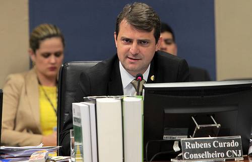 Você está visualizando atualmente CNJ considera ilegal pagamento de verba indenizatória a servidores do TJRJ