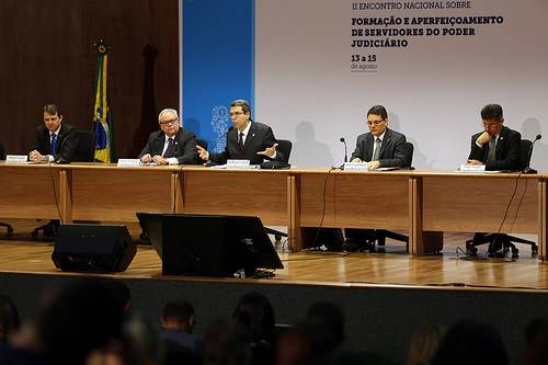 Read more about the article CNJ sugere caminhos para a criação de plano estratégico de formação dos servidores nos tribunais