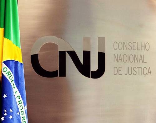 Read more about the article CNJ emite nota de pesar pela morte de Eduardo Campos