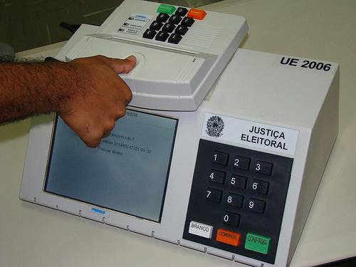 Você está visualizando atualmente TREs de quatro estados e do Distrito Federal asseguram o direito ao voto de mais de 8 mil presos