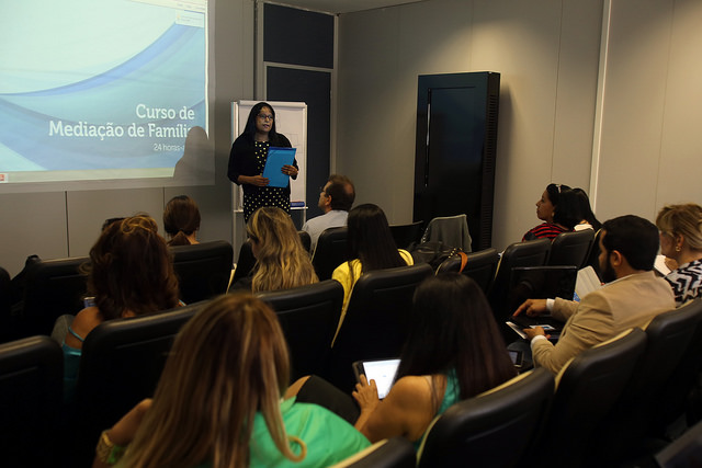 Você está visualizando atualmente Grupo de Trabalho debaterá conteúdo dos cursos de mediação