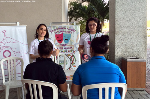 Juizado da Mulher promove campanha educativa em shopping da capital.Foto: Divulgação/TJCE