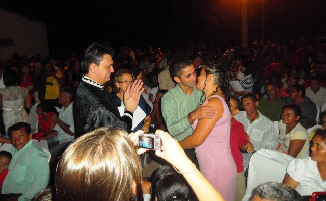 Você está visualizando atualmente Casamento comunitário vai unir 1.400 casais no Maranhão nesta sexta