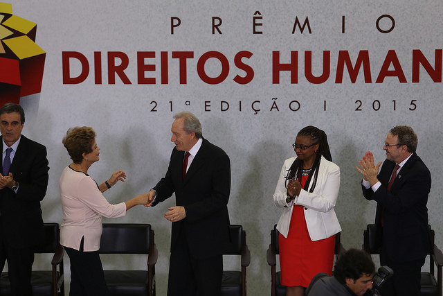 Read more about the article Presidente do CNJ recebe Prêmio Direitos Humanos por Audiência de Custódia