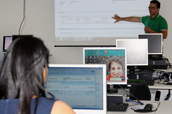 Juízes e assessores do TJMT recebem por treinamento para operação do PJe. Crédito: Divulgação/TJMT.