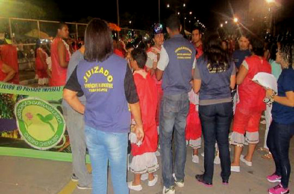 Comissariado orienta jovens no carnaval em Belém. Crédito: Divulgação/TJPA