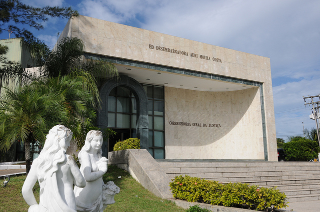 Você está visualizando atualmente Corregedoria cearense homenageia juízes com a maior produtividade