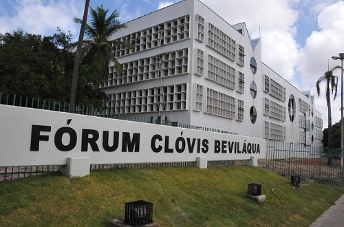 Você está visualizando atualmente Clóvis Beviláqua, em Fortaleza, digitaliza processos de Varas do Júri