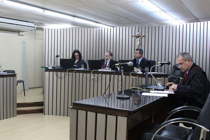 Você está visualizando atualmente Câmara cível julga 101 processos em apenas duas horas e meia no Ceará
