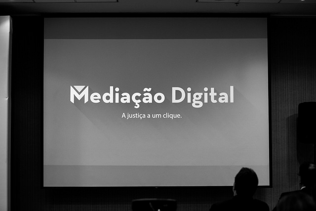 Você está visualizando atualmente Bancos aderem ao sistema digital para mediar conflitos dos consumidores