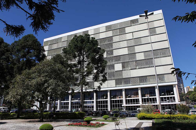 Você está visualizando atualmente Projeto de telefonia permite ligações sem custo na Justiça paranaense