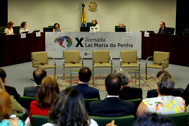 Você está visualizando atualmente Jornada defende iniciativas para romper o ciclo de violência doméstica