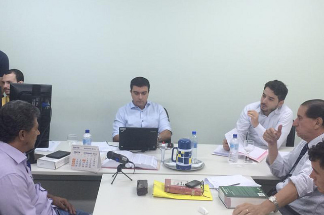Você está visualizando atualmente Comarca espera julgar 200 processos criminais em três dias em Goiás