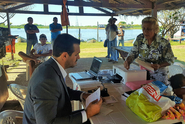 Você está visualizando atualmente Ação do Juizado Itinerante Fluvial leva benefício social a ribeirinhos