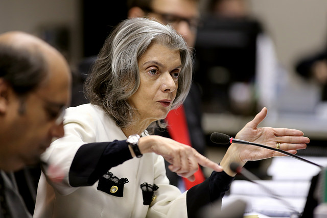 Você está visualizando atualmente Cármen Lúcia: “Quem paga tem de saber”