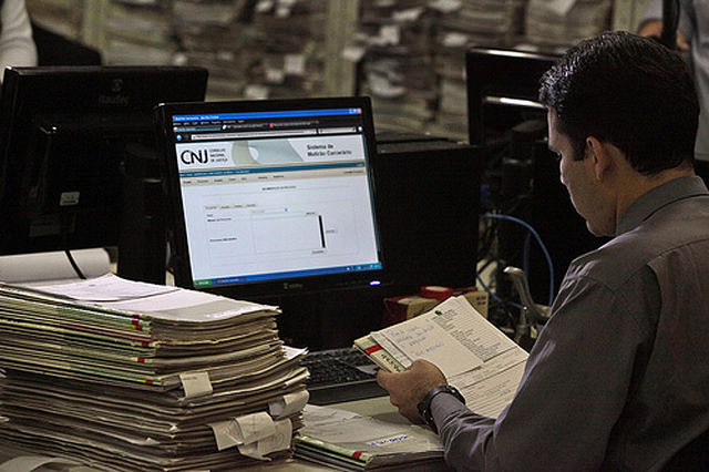 Unidades passam a receber petições apenas em meio digital. (Luiz Silveira/Agência CNJ)