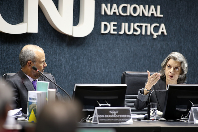 Você está visualizando atualmente Falha na prova oral mantém suspenso concurso para juiz no Mato Grosso do Sul