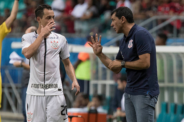 Você está visualizando atualmente #AdotarÉAmor: em jogo do Corinthians ação atinge 150 mil no Twitter