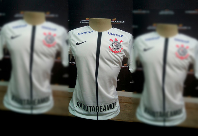 Você está visualizando atualmente Corinthians usará #AdotarÉamor na camisa contra Vitória